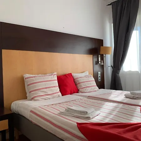 Гостьовий будинок Discovery Benfica 3*